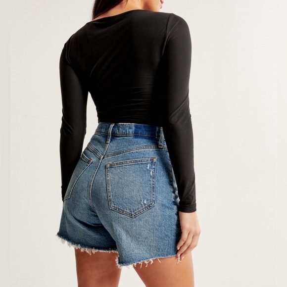 Abercrombie & Fitch Curve Love High Rise Dad Short 5 in - Picture 2 of 5